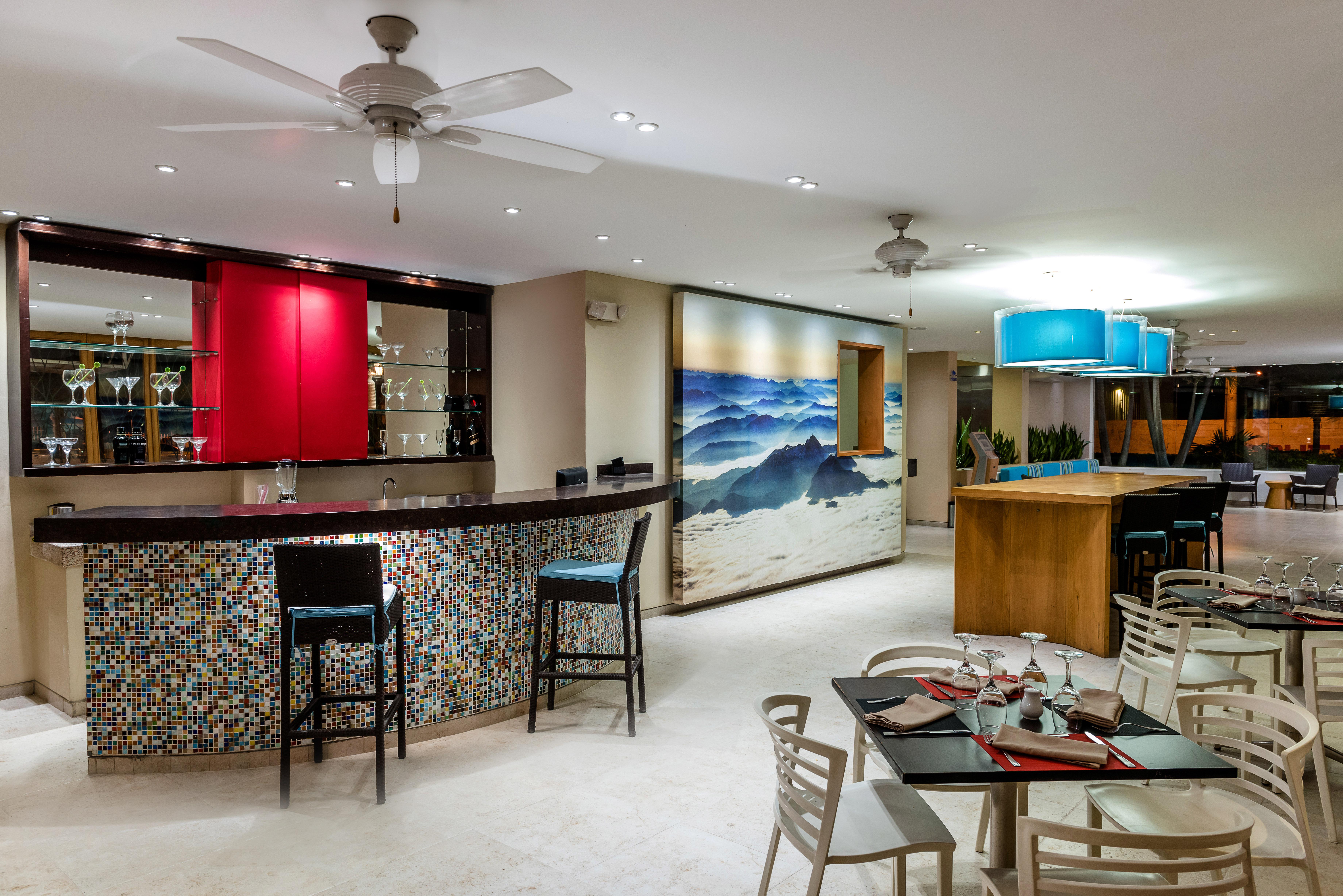 Blu Hotel By Tamaca — Photos 1